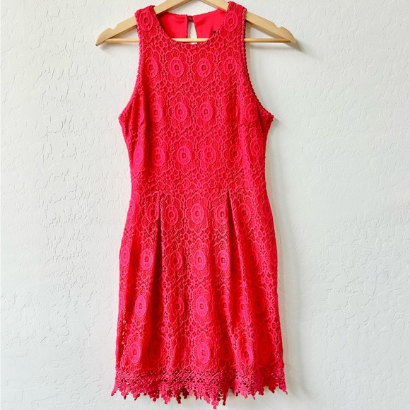 B Darlin Dresses & Skirts - B Darlin Red Crochet Mini Dress Size 5 or 6, Keyhole Back, Fabric Button Closure